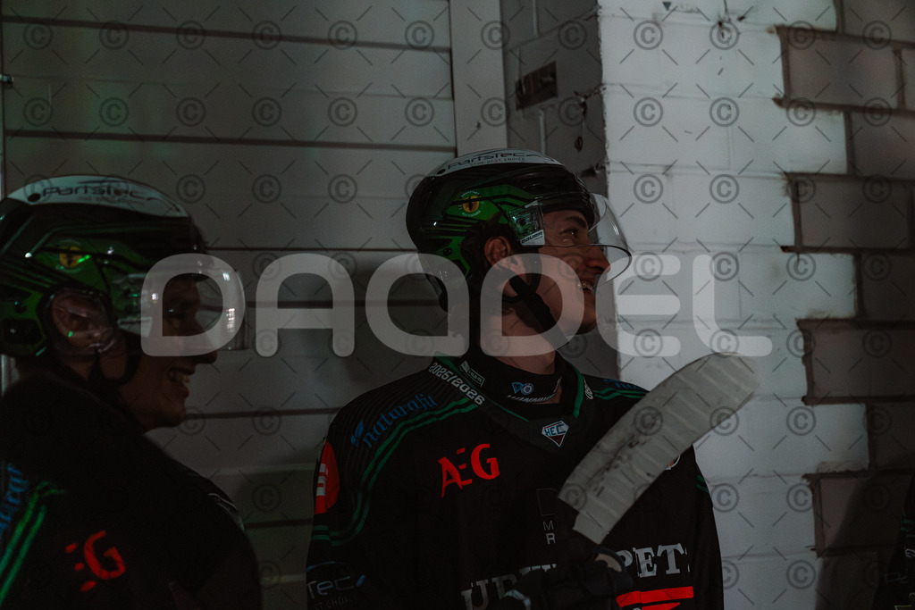 Alligators_vs_Passau_03_12_2025-03 | Höchstadt Alligators Fotogalerie: Eishockey-Action aus Franken. Professionelle Spielfotos, Portraits & Stadionbilder zum Download. Jetzt entdecken! - Realisiert mit Pictrs.com