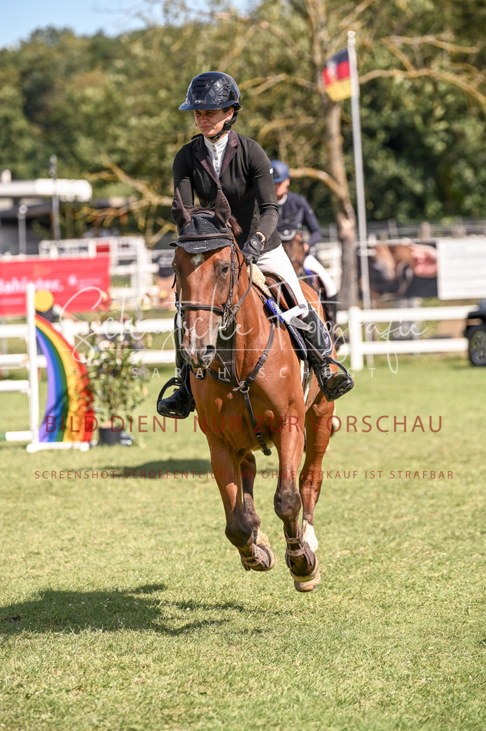 Schugtsche-Düren.2024-09.Springprf.L-233 | Schugtsche Fotografie - Realisiert mit Pictrs.com