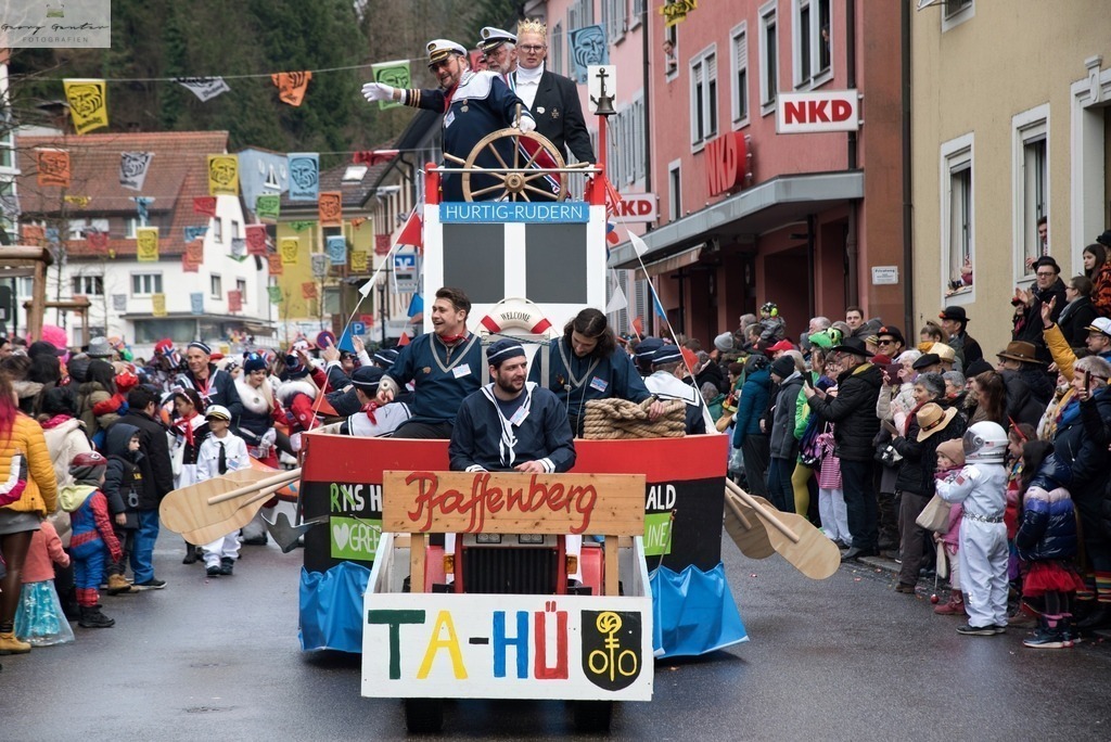 Fasnacht _24-111-RA | Fotoblog Schwarzwald, Foto Blog Wiesental, Pfaffenberg, Winterzauber, Zeller Bergland, Zell im Wiesental, Fotoblog Wiesental, Landschaftsfotos, Bilder Wiesental, Natur, Naturbilder, Fastnacht, Zeller Fastnacht, Zeller Fasnacht, Zeller Bergland, Belchen, - Realisiert mit Pictrs.com