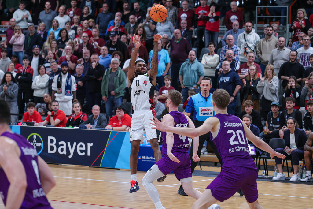 Pro A BAYER GIANTS vs BG Göttingen-147 | Fotos von Basketballspielen aus dem Raum NRW fotografiert von Gero Mueller-Laschet und Daniel Schaefer - Realisiert mit Pictrs.com