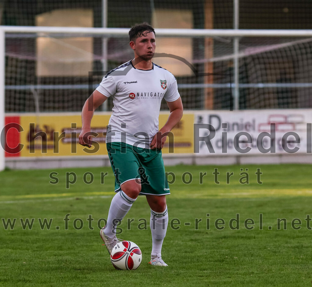 2023-08-01_054_FC_Schwaig_gegen_FC_Deisenhofen | Oberding, Deutschland, 01.08.2023:
Fußball, Toto-Pokal 2023 / 2024, 1. Spieltag, FC Schwaig gegen FC Deisenhofen, Endergebnis: 2:3

Ricardo Maier (FC Schwaig, #19)

Foto: Christian Riedel / fotografie-riedel.net