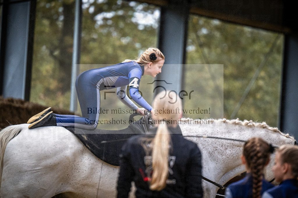 DOS_0115 | Entdecke hochwertige Reitturnierfotos von Foto Oger. Professionell, emotional und authentisch – jetzt Lieblingsmomente im Shop bestellen.Deutschlandweite Turnierfotografie. - Realisiert mit Pictrs.com
