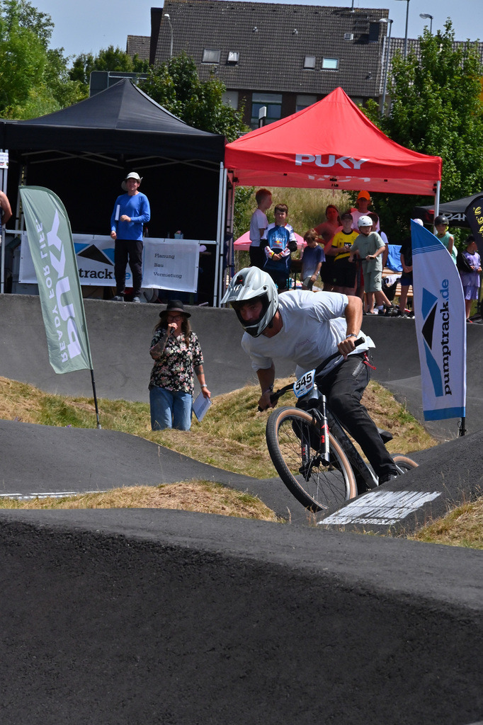 DSC_6937-cam-florian | German Pumptrack Series - Realisiert mit Pictrs.com