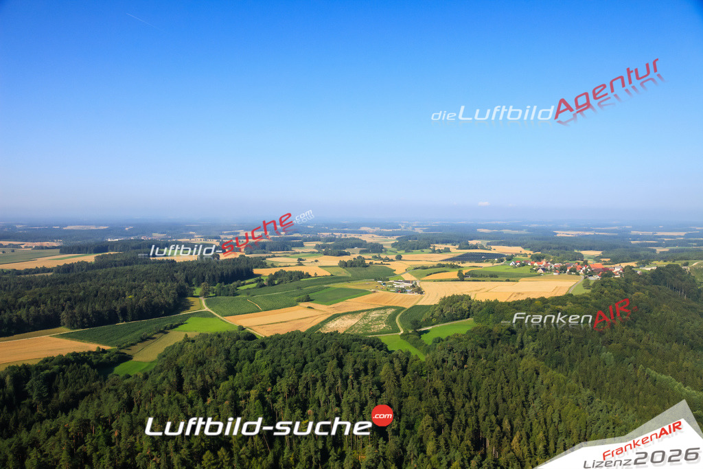 Die Luftaufnahme Zultenberg - Kasendorf wurde vom UL-Flugzeug (keine Drohne) aus fotografiert.Hohe Druck- Auflösung-die Geschenkidee!