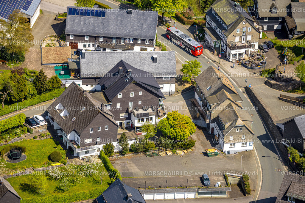 Schmallenberg240505679 | Luftbild, Wohnhäuser Astenstraße, Pension Gierse-Schauerte und Landhaus Gnacke, Nordenau, Schmallenberg, Sauerland, Nordrhein-Westfalen, Deutschland