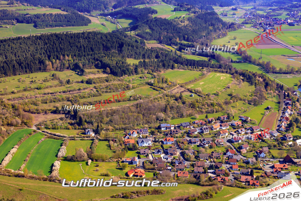 Die Luftaufnahme der Stadt Marktrodach wurde 2017 vom Flugzeug heraus erstellt ( keine Drohne )- hohe Auflösung für beste Qualität
