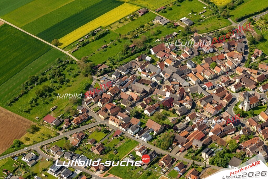 Das Luftbild zeigt : Schwebenried Arnstein - Die Luftaufnahme wurde 2024 vom UL-Flugzeug aus erstellt ( keine Drohne ) - Hochauflösende Luftaufnahme - Für grossformatige Ausdrucke geeignet. Die Geschenkidee !Mit Lizenz und Bildrechte bestellbar