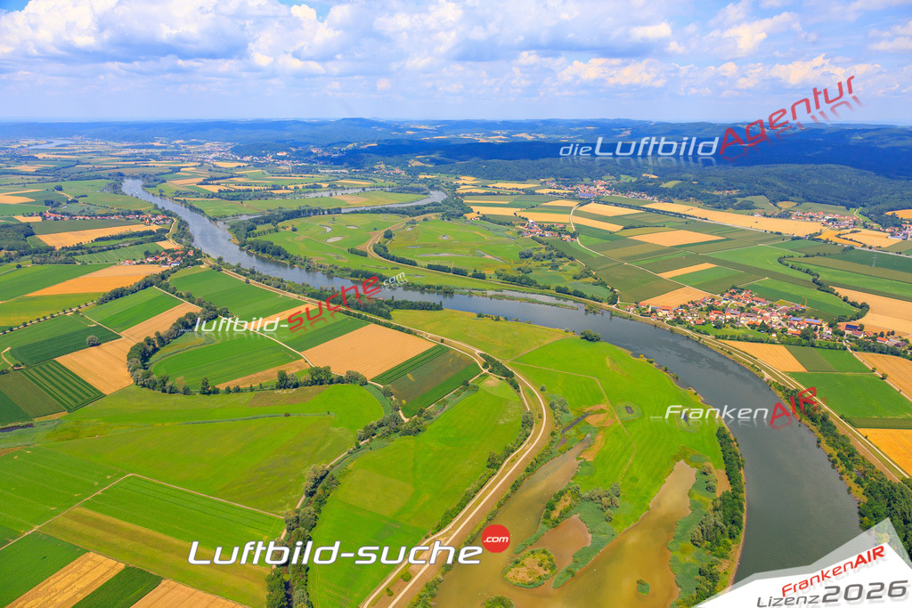Die Luftaufnahme Niederachdorf -  wurde 2017 mittels Flugzeug (keine Drohne) erstellt. Perfekte Schärfe und Druck- Auflösung- Garantiert!