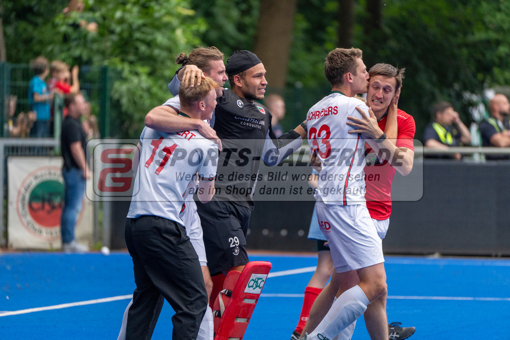 Final4_20250601-1511-HK108715 | Krefeld, Deutschland, 01.06.2025:  Feldhockey Final4 2025 – „Deutsche Feldhockey-Meisterschaften 2025“ Crefelder HTC - Rot-Weiss Köln (Finale Herren) im Gerd-Wellen-Hockeyanlage am 01.06.2025 in Krefeld, Deutschland. (Foto von Kramhöller/Fehrmann/Kaste)Krefeld, Germany, 01.06.2025: Feldhockey Final4 2025 – „Deutsche Feldhockey-Meisterschaften 2025“ Harvestehuder HTC - Düsseldorfer HC (Finale Damen) in Gerd-Wellen-Hockeyanlage at 01.06.2025 in Krefeld, Deutschland. (Foto from Kramhöller/Fehrmann/Kaste)