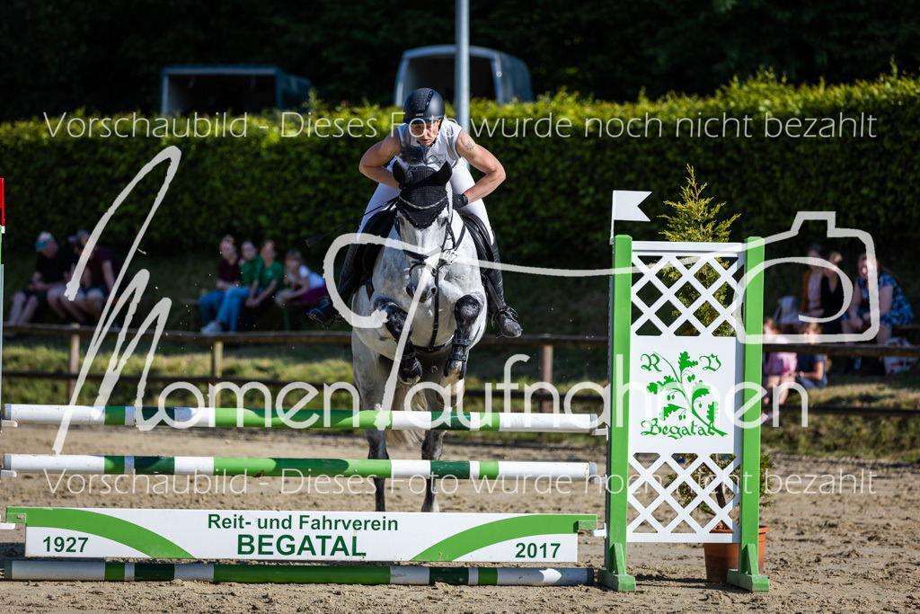 Donop24-ASpr-103 | MomenTaufnahmen Pferdesportfotos