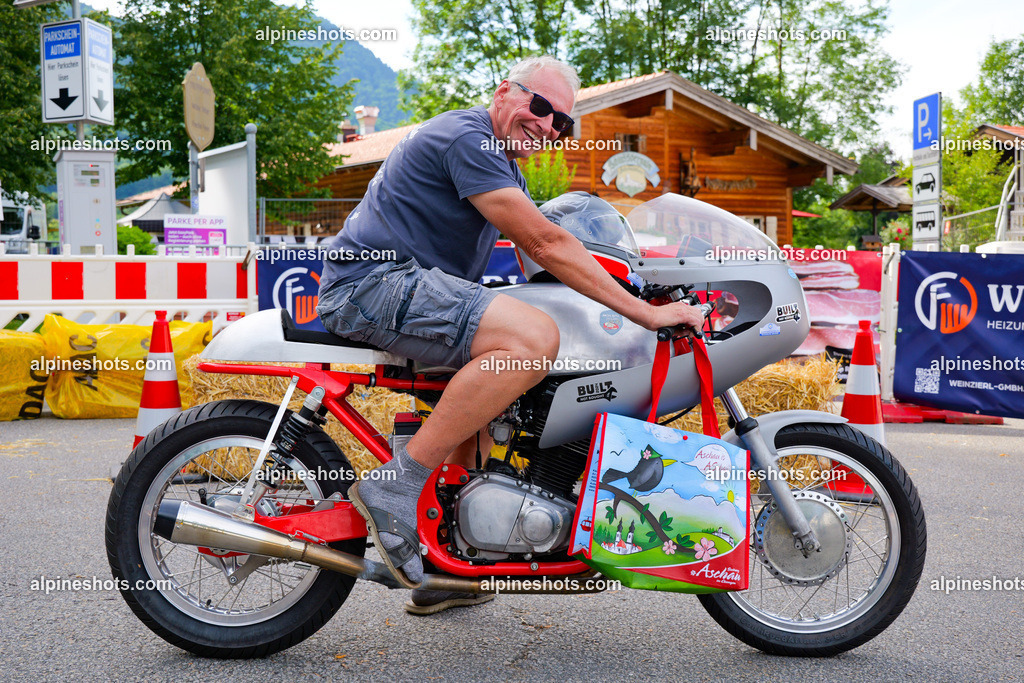 P1014622 | Erleben Sie atemberaubende, hochqualitative Fotos Ihrer Fahrt entlang der malerischen Alpenstraßen. Besuchen Sie alpineshots.com, um professionelle Aufnahmen Ihrer unvergesslichen Reise zu finden und zu kaufen - Realisiert mit Pictrs.com