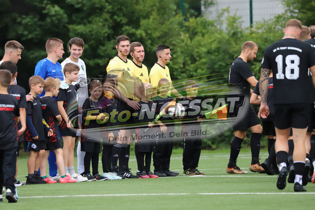 SC Bünde - BV 21 Stift-Quernheim | Auf dem Bild zu sehen: Schiedsrichter v.l.: Tobias Patzer, Philipp Miska, Antonio Ljubas SC Bünde, BV 21 Stift-Quernheim, Fistelmann Supercup, Hunnebrock, Deutschland  - Realisiert mit Pictrs.com