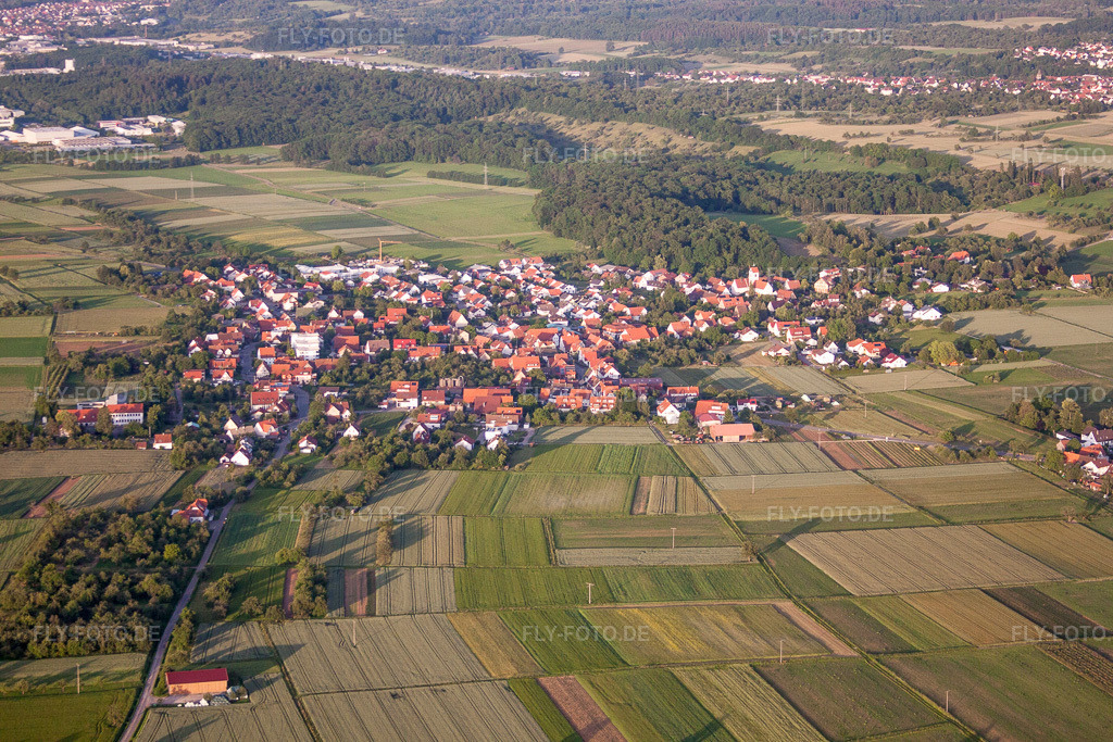 Luftbild: Ortsansicht im Ortsteil Mähringen in Kusterdingen im Bundesland Baden-Württemberg in Deutschland.Foto: IMG_66967.jpg vom 07.06.2014 durch Werner Riehm/FLY-FOTO.deAuflösung des Originals: 4752 x 3168 px