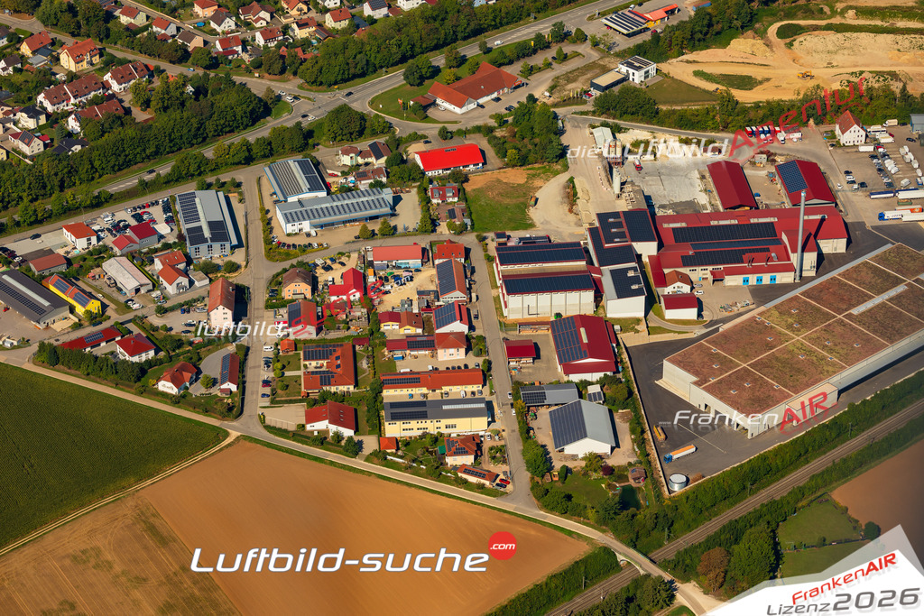 Klassische Luftaufnahme ohne Drohne zeigt:Gewerbegebiet bei Alteglofsheim - Die Luftbildaufnahme wurde 2025 vom UL-Flugzeug heraus erstellt ( keine Drohne ) - Hochauflösende Luftaufnahme -Nicht vergleichbar mit Google Maps oder Satelittenbilder- Die Geschenkidee !Mit Lizenz und Bildrechte bestellbar