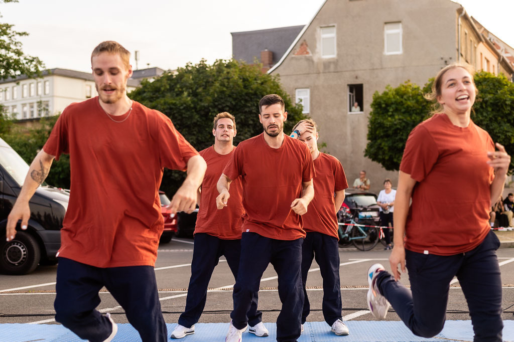 Breakdance mit The Saxonz am Forte Belvedere Leisnig | Breakdance mit The Saxonz am Forte Belvedere Leisnig zum Festival Hallo Leisnig 2022. - Realisiert mit Pictrs.com