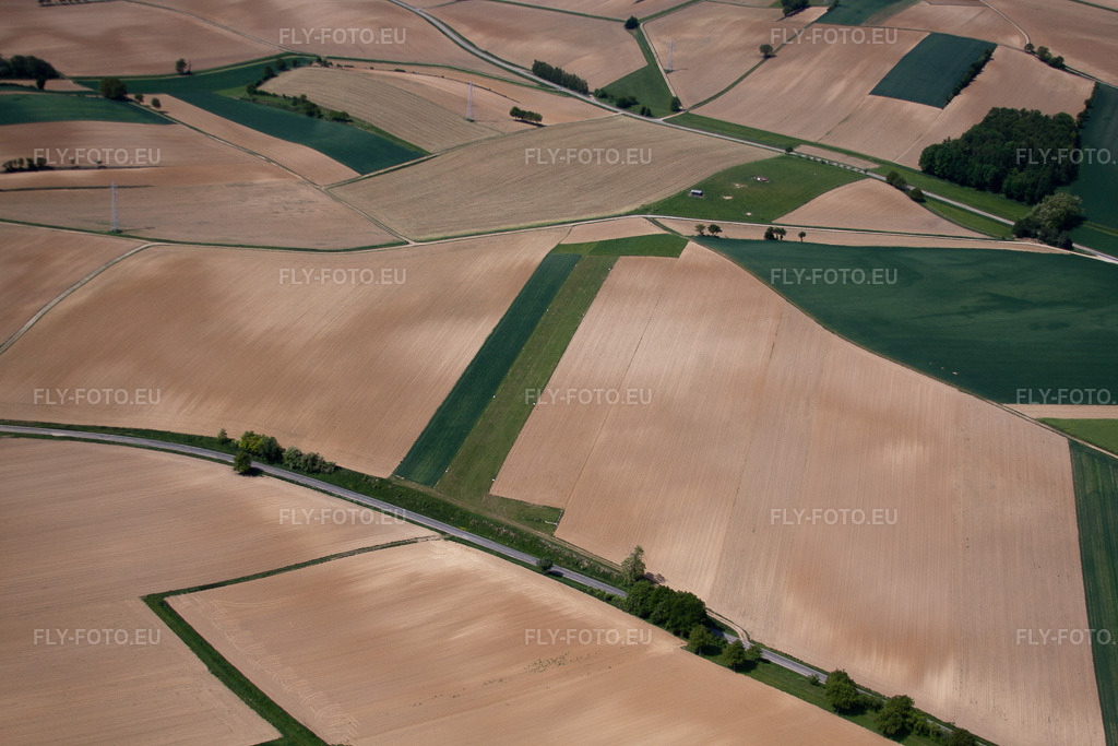 Vue aérienne: Salmbach, UL-Platz à Niederlauterbach dans le département Bas Rhin, France – .Photo: IMG_40960(40939).jpg prise le 08/05/2011 par Werner Riehm/FLY-FOTO.eu – Résolution de l'original: 4752 x 3168 px