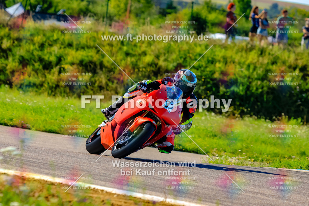 032-2125 | Hier findet Ihr Bilder von Touristenfahrten auf der Nürburgring Nordschleife oder von anderen Veranstaltungen die ich besucht habe. Viel Spass beim Durch Schauen 