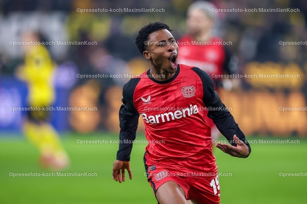 BVB10012502238 | 10.01.2025, Fußball, Borussia Dortmund - Bayer 04 Leverkusen, 1. Fußball Bundesliga, 16. Spieltag, Signal Iduna Park, Saison 2024 2025: Torjubel nach dem Treffer zum 1:0 durch Nathan Tella (Bayer04 Leverkusen #19)DFB regulations prohibit any use of photographs as image sequences and or quasi-video.