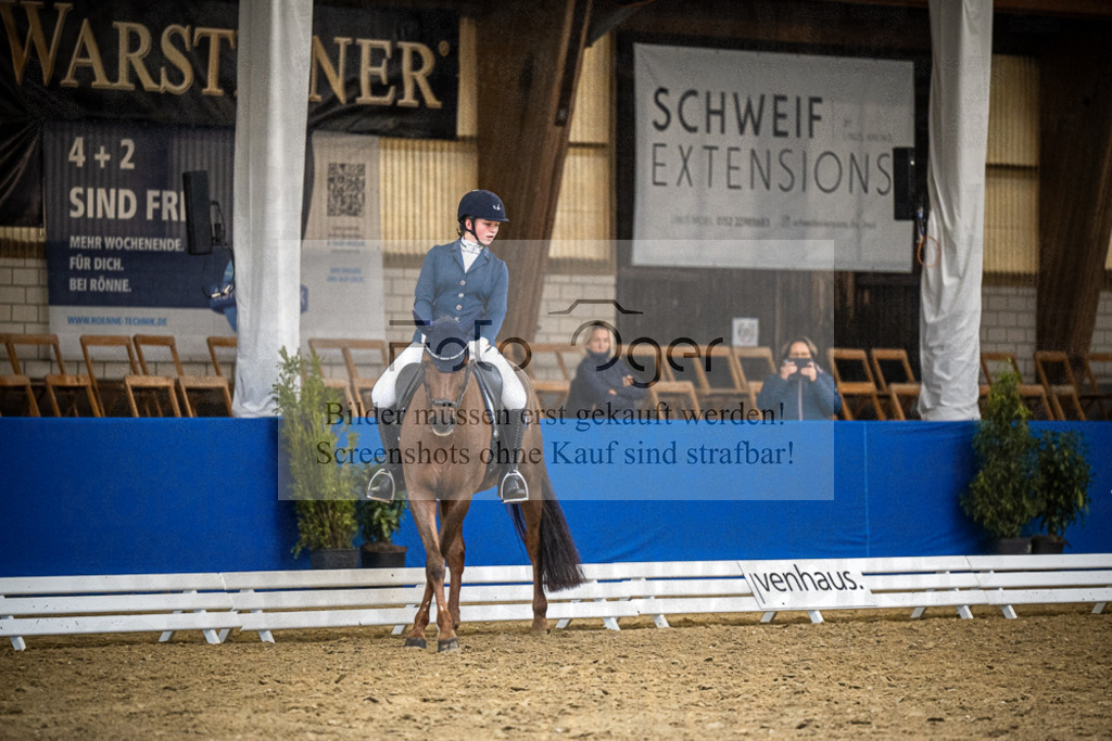 DOS_2111 | Entdecke hochwertige Reitturnierfotos von Foto Oger. Professionell, emotional und authentisch – jetzt Lieblingsmomente im Shop bestellen.Deutschlandweite Turnierfotografie. - Realisiert mit Pictrs.com