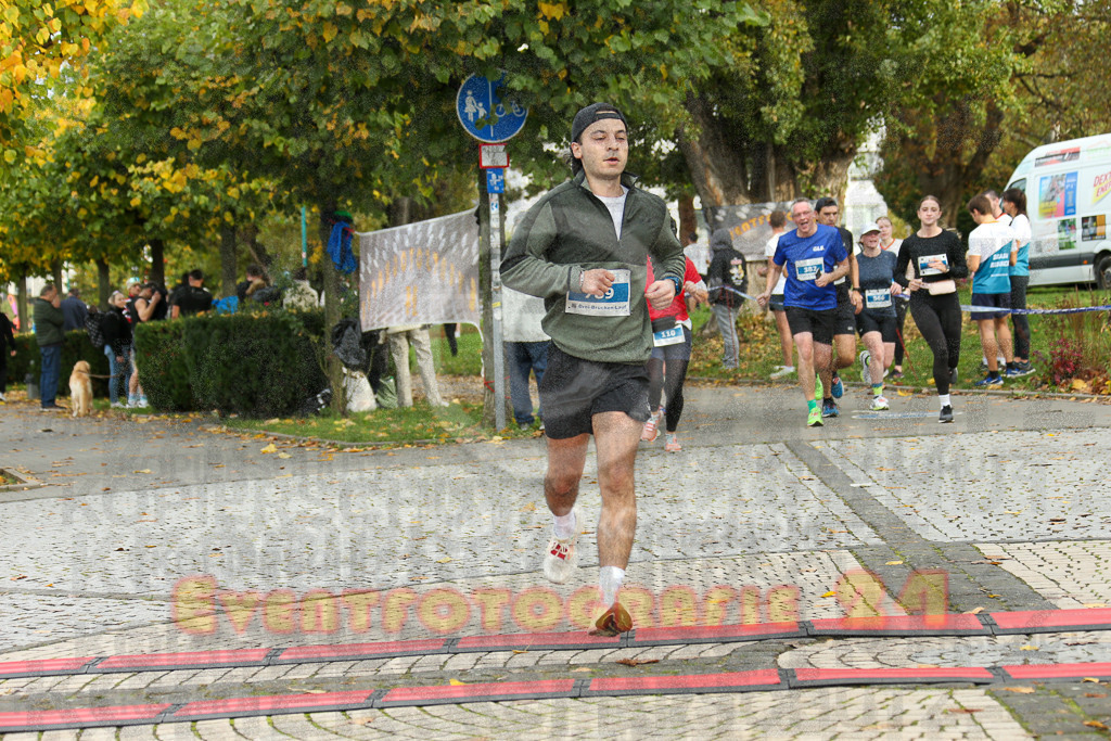 241020_1015_EX1_8424 | Sportfotografie im Rhein-Sieg Kreis, Köln, Bonn, NRW, Rheinland Pfalz, Hessen, etc. Unser Tätigkeitsfeld umfasst den Laufsport vom Volkslauf über den Marathon, Duathlon, Triathon bis zum Ultralauf wie Kölnpfad Ultra oder Schindertrail.