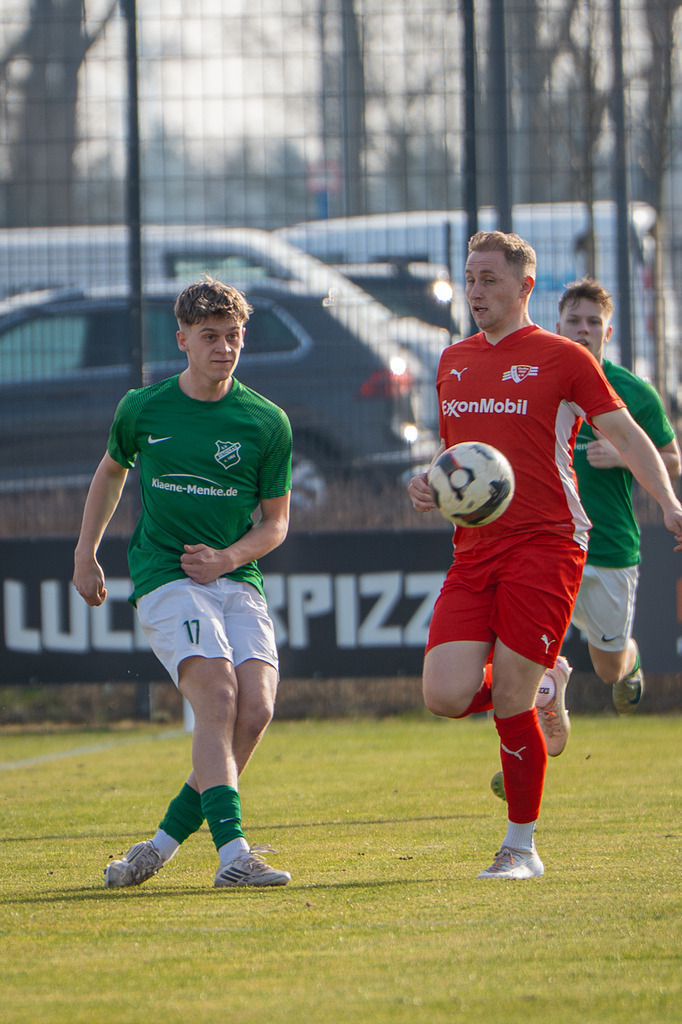 Fußball I Herren I Saison 2025-2026 I Bezirksliga Weser-Ems 4 I 22. Spieltag I Vfl Oythe  - SV Bethen I 6895 | jns.sportfotos - Realisiert mit Pictrs.com