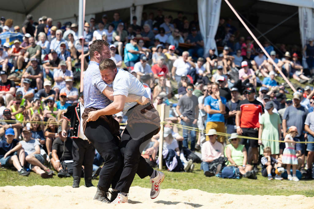 Rigi2025_2273 | Die Schwinger des Schwyzer Kantonalen Schwingerverbandes: Fotos, die Dynamik und Leidenschaft festhalten, sowie emotionale Momente aus dem traditionellen Schwingsport zeigen. - Realisiert mit Pictrs.com