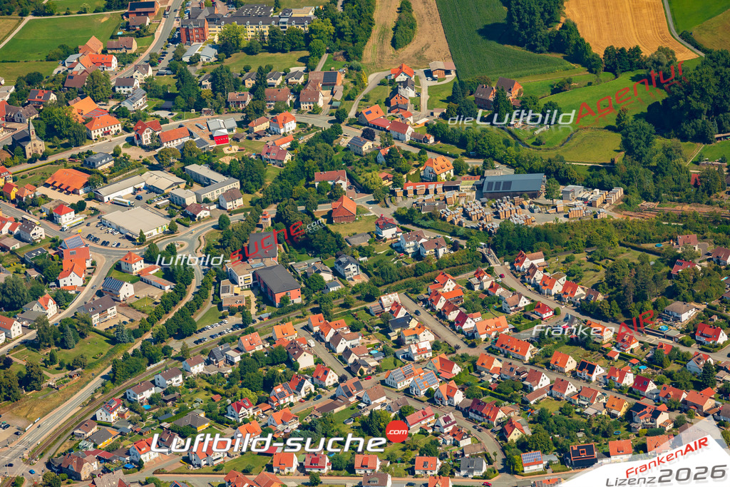 Bild der Stadt Volkmarsen - Die Luftaufnahme wurde 2025 vom UL-Flugzeug heraus erstellt ( keine Drohne ) - Hochauflösende Luftaufnahme - für professionelle Ausdrucke geeignet. Die Geschenkidee !Hier alle&nbsp;Infos zur Lizenzierung der LuftaufnahmeWir fliegen auch dieses Jahr wieder in Ihre Region um Luftbilder zu erstellen.- Luftbild anfragen