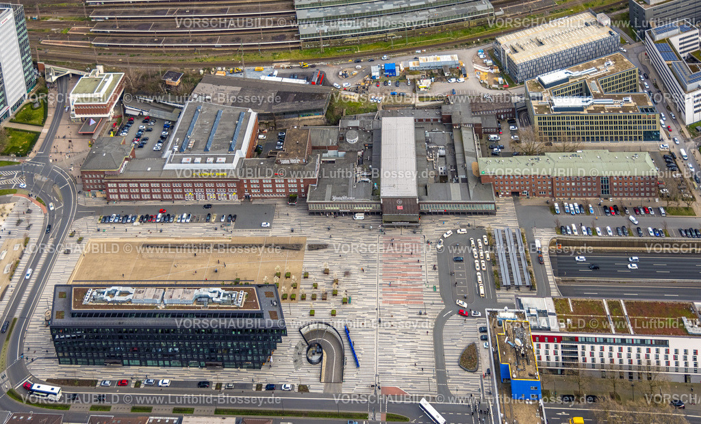 Duisburg230301849 | Luftbild, Mercator One Bürokomplex, Hauptbahnhof und Vorplatz West, Duisburg Logo mit Tiefgarageneinfahrt, Portsmouthplatz, Dellviertel, Duisburg, Ruhrgebiet, Nordrhein-Westfalen, Deutschland