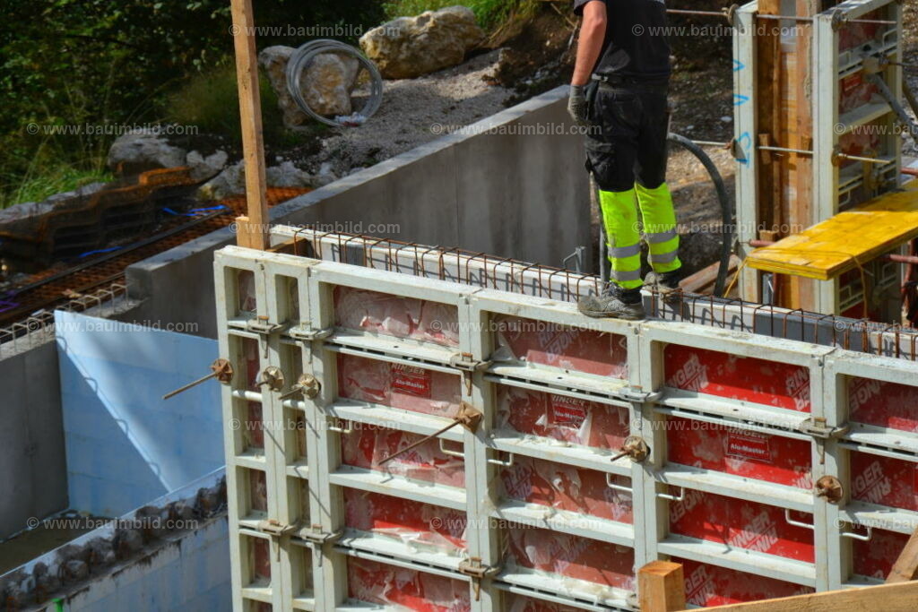 bib-lg04-betonarbeiten-0177 | Nach LV-Leistungsgruppen sortierte Detailfotos über den Bau eines Hauses. Alle Hausbau-Bilder direkt vom Urheber und Autor der Website Haus-Selber-Bauen.com