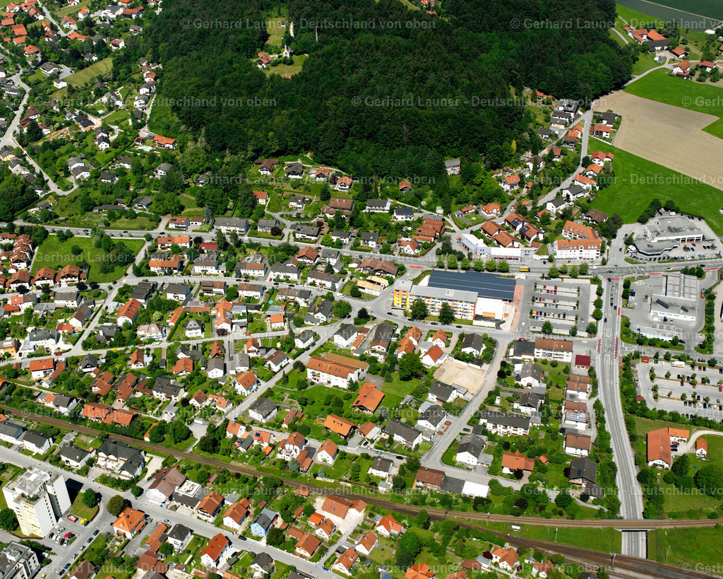 2600336 | BURGHAUSEN 09.06.2006 Stadtansicht des Innenstadtbereiches  in Burghausen im Bundesland Bayern, Deutschland // City view on down town  in Burghausen in the state Bavaria, Germany Foto: Gerhard Launer