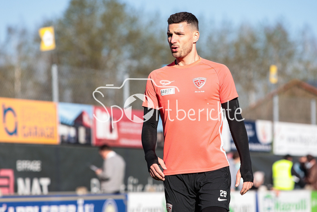 FC Pipinsried - TSV Buchbach | Aleksandro PETROVIC (TSV #29) beim warmmachen / Einzelfoto / Freisteller