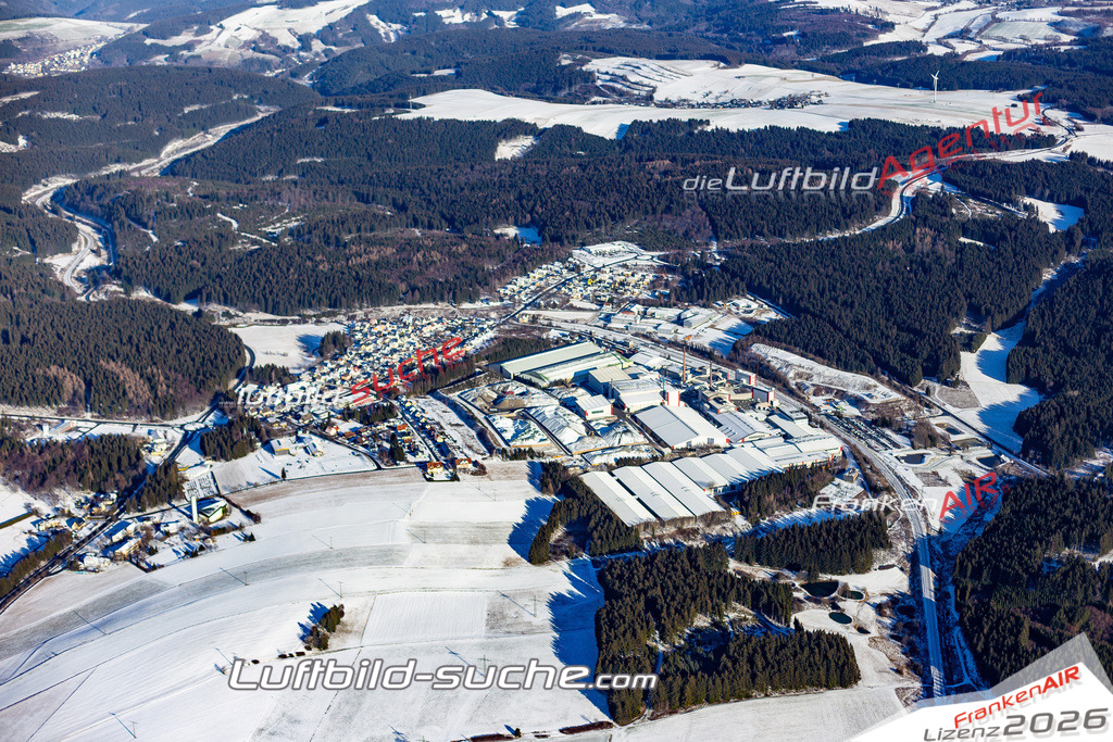 Das Luftbild der Stadt Steinbach am Wald wurde 2019 vom Flugzeug heraus erstellt (keine Drohne) Aufnahmehöhe ca.400 Meter- hohe Auflösung- beste Druck-Qualität garantiert!