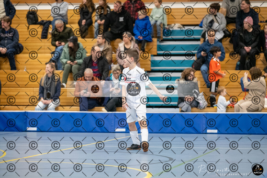20241130_FCR-Hallenturnier-E-3_003 | Sport und Naturfotografie von Roberto Esposito zeigt echte Momente Bewegung und die Schönheit der Natur. Ausdrucksstarke Bilder schaffen Emotionen.