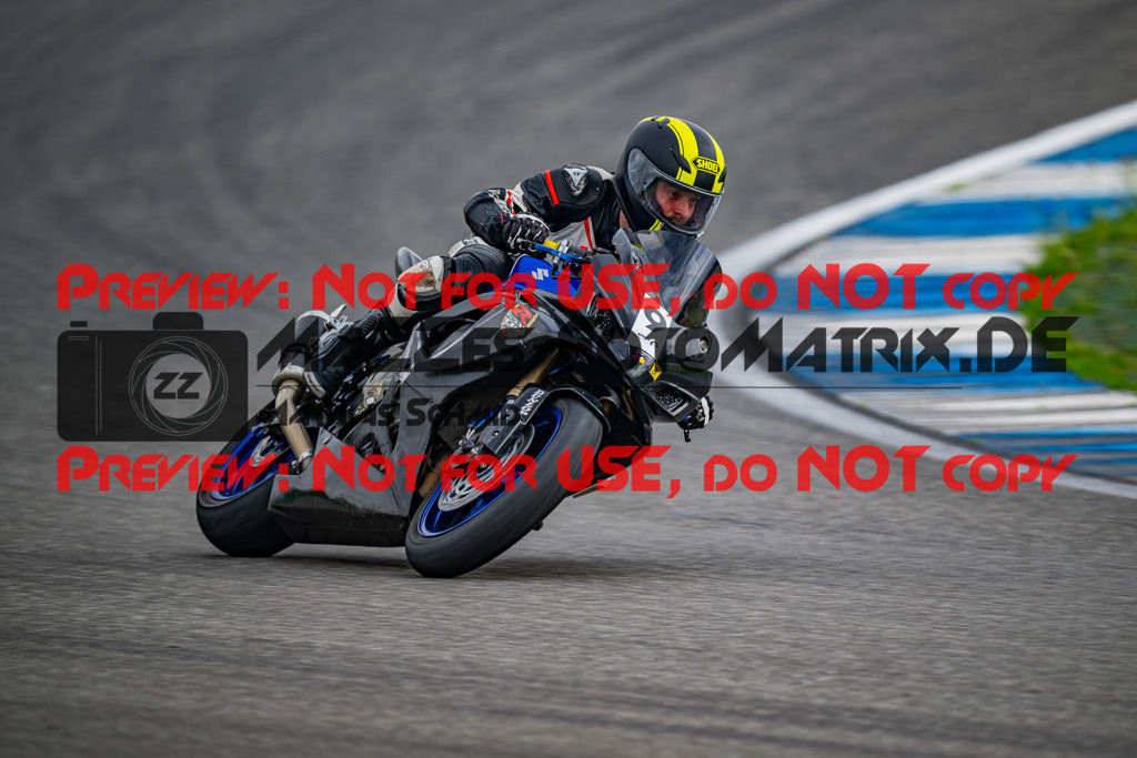 MaZZes_FotoMatrix_240702_6007705_3395 | GELB