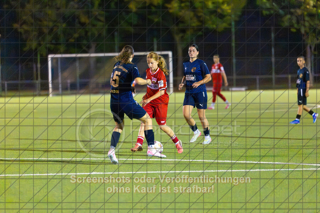 20261007_193952_0149_(c)_by_PhotoPeet | #,ASV Spartania Eislingen (blau) vs. VFB Stuttgart (rot), Fußball, Verbandspokal der B-Juniorinnen,  Saison 2026/2027, Kunstrasenplatz, Öschhalle, 73054 Eislingen, 07.10.2026 - 18:30 Uhr,Foto: PhotoPeet / Sport- &amp; Eventfotografie / Peter Harich