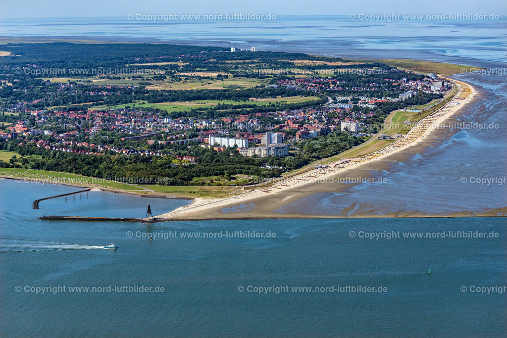 Cuxhaven_ELS_7621130822 | CUXHAVEN 13.08.2022 Küsten- Landschaft am Sandstrand der Nordsee in Döse im Bundesland Niedersachsen. // Coastline on the sandy beach of north sea in Doese in the state Lower Saxony. Foto: Martin Elsen