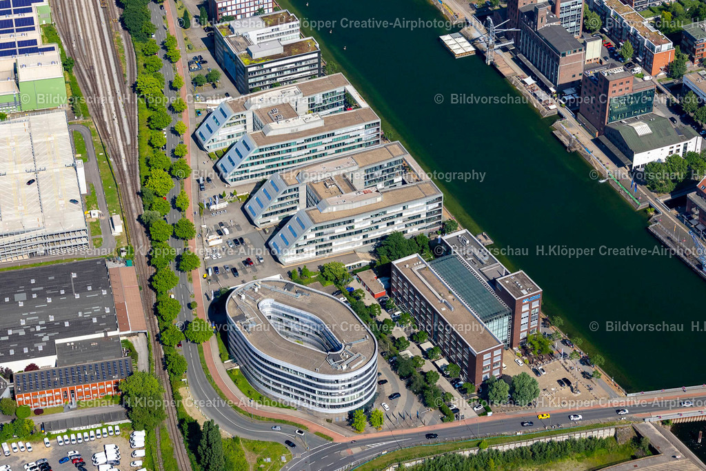 Luftbild Duisburg-4540 | Luftbild Büro- und Verwaltungsgebäude des Versicherungs- Unternehmens " Techniker Krankenkasse " im Ortsteil Kasslerfeld in Duisburg - Realisiert mit Pictrs.com