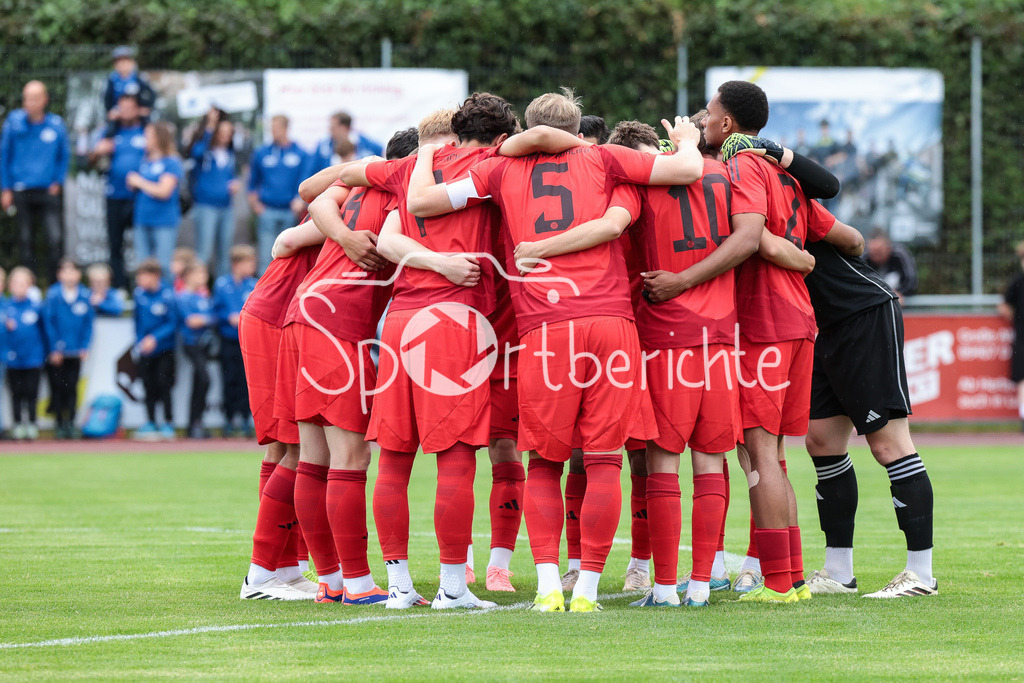 SSV Dillingen - FC Bayern Amateure | Das Team der kleinen Bayern motviert sich nochmal vor der Partie in Dilligen
