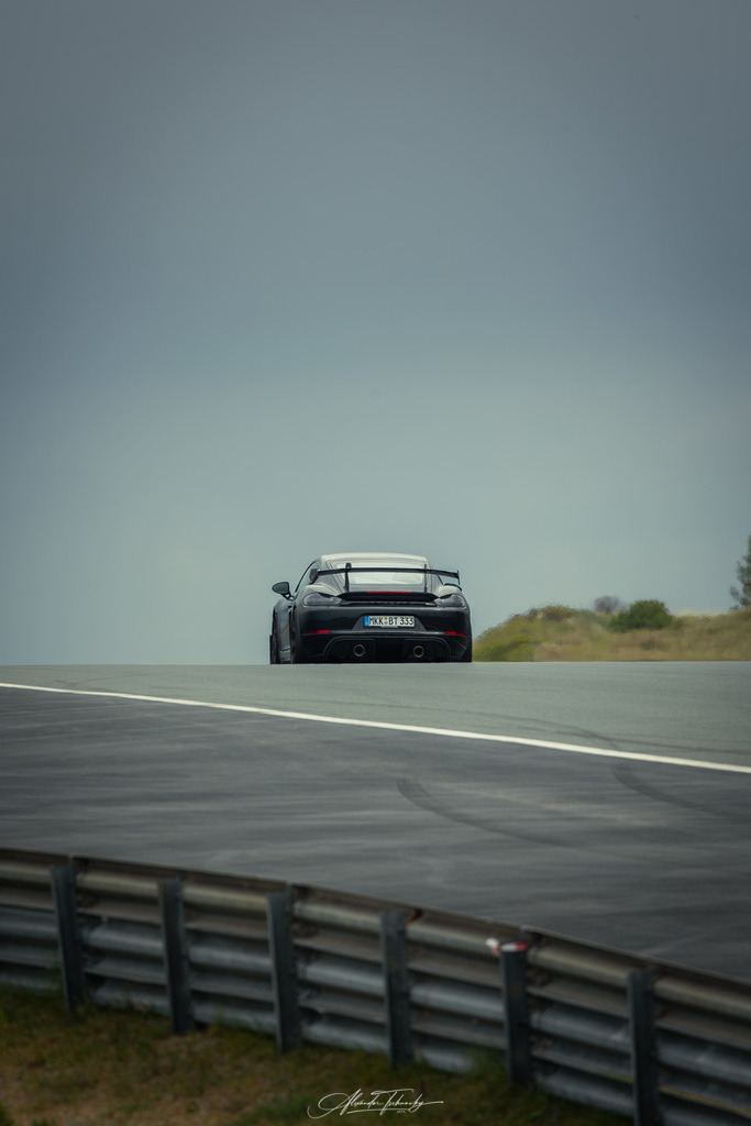 R6AT1460 _Alexander Tschuncky | Entdecken Sie die faszinierende Welt von Alexander Tschuncky Arts: Kreative Fotografie, atemberaubende Automobilkunst und hochwertiger Bilderdruck. Lassen Sie sich inspirieren! - Realisiert mit Pictrs.com