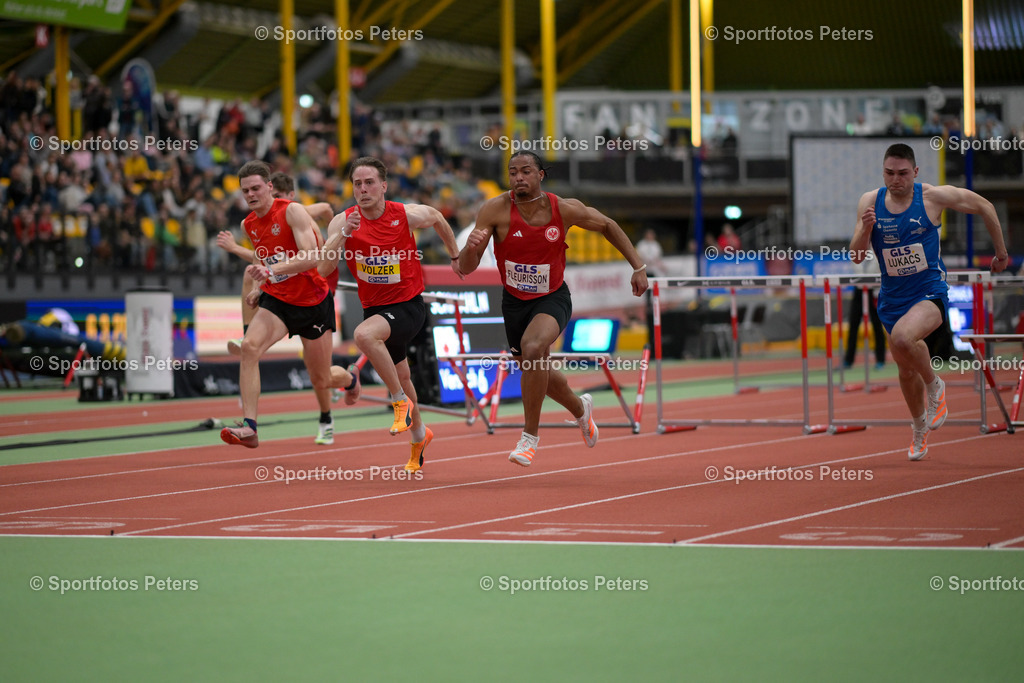 DM Halle 2026_Samstag-180 | 28.02.2026, xkaix, Leichtathletik Deutsche Meisterschaften Halle 2026,  v.l. Duell zwischen Stefan Volzer (TSV Bayer o4 Leverkusen) und Fred Isaac Fleurisson (Eintracht Frankfurt e.V.) - Realisiert mit Pictrs.com