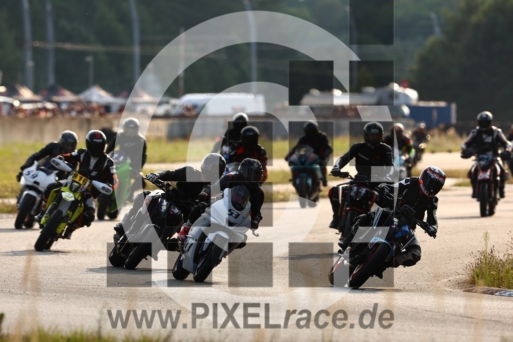 start-20240803_05330 | Schöne Erinnerungen an spannende Momente - das festzuhalten ist unser Job. PIXELrace.de ist seit 2003 auf den Rennstrecken Europas unterwegs um die Action draußen beim Fahren und die wunderbare Stimmung imm Fahrerlager für euch einzufangen.