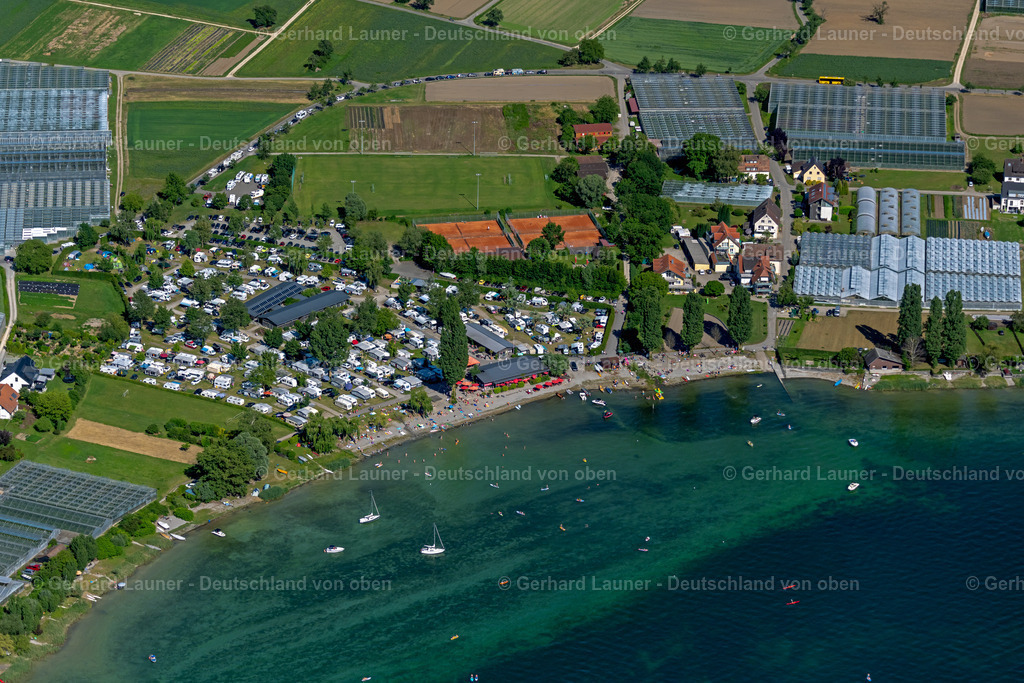 4032224 | REICHENAU 12.06.2020 Wohnwagen und Zelte- Campingplatz - und Zeltplatz Sandseele in Reichenau im Bundesland Baden-Württemberg, Deutschland. // Camping with caravans and tents in Reichenau in the state Baden-Wurttemberg, Germany. Foto: Gerhard Launer