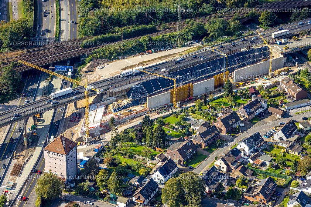 Duisburg241004556 | Luftbild, Großbaustelle Autobahnkreuz Kaiserberg der Autobahnen A40 und A3, Autobahnbrücken und Eisenbahnbrücken, Duissern, Duisburg, Ruhrgebiet, Nordrhein-Westfalen, Deutschland