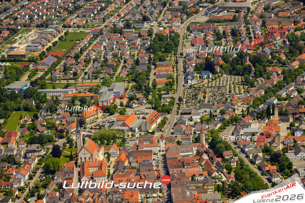 Das Luftbild zeigt  Mindelheim - Die Luftaufnahme wurde 2023 vom UL-Flugzeug aus erstellt ( keine Drohne ) - Hochauflösende Luftaufnahme - Für grossformatige Ausdrucke geeignet. Die Geschenkidee !Mit Lizenz und Bildrechte bestellbar