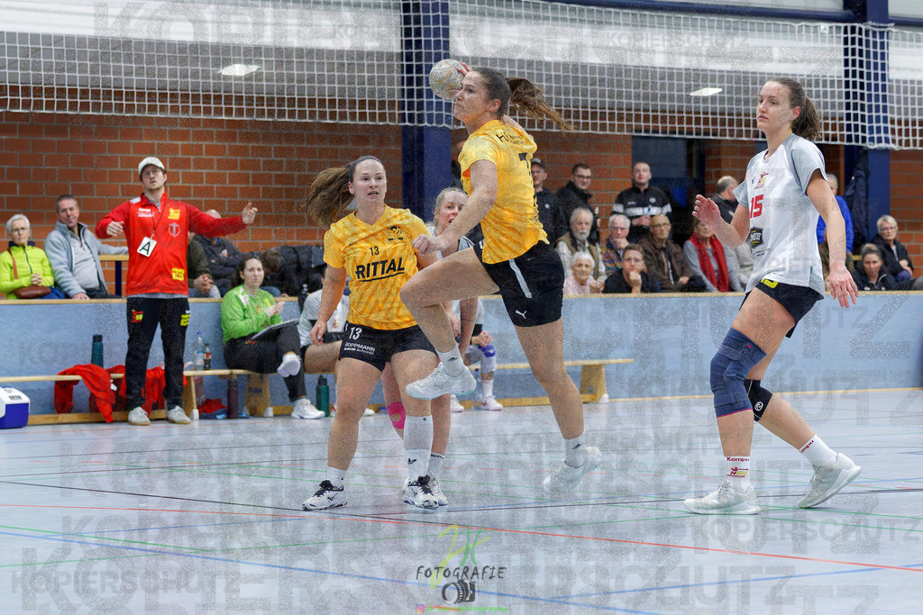 Frauen Oberliga Mitte (HHV); HSG Eibelshausen/Ewersbach - HSG Wettenberg II | Frauen Oberliga Mitte (HHV); HSG Eibelshausen/Ewersbach - HSG Wettenberg II am 13.12.2025 in Steinbrücken (Sporthalle am Hammerweiher)Photo © 2025 - Jörg Heinrich - Realisiert mit Pictrs.com