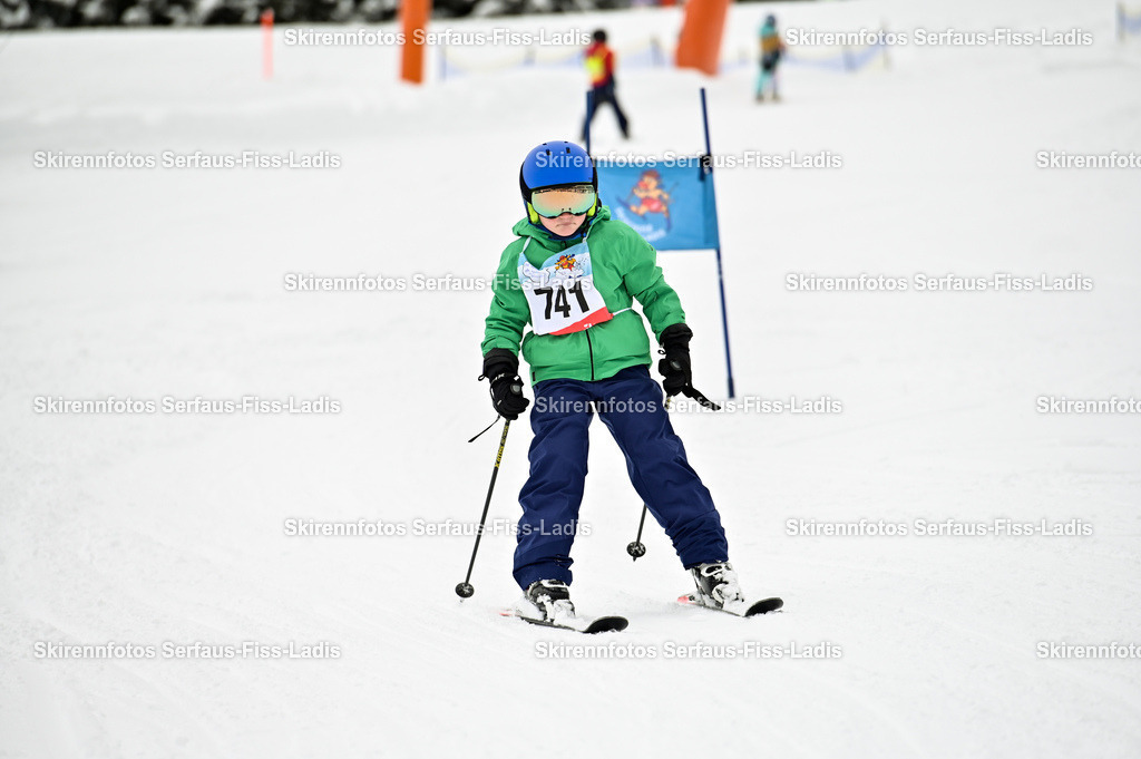 SRF_20.02.2026_0882 | Skirennfotos,Serfaus,Fiss,Ladis,Kinderskirennen,Winter,Tirol,Oberland,skirace,SFL,feelfree,weil wir's genießen,ski,Ski,skifahren,Sonnenplateau, - Realisiert mit Pictrs.com