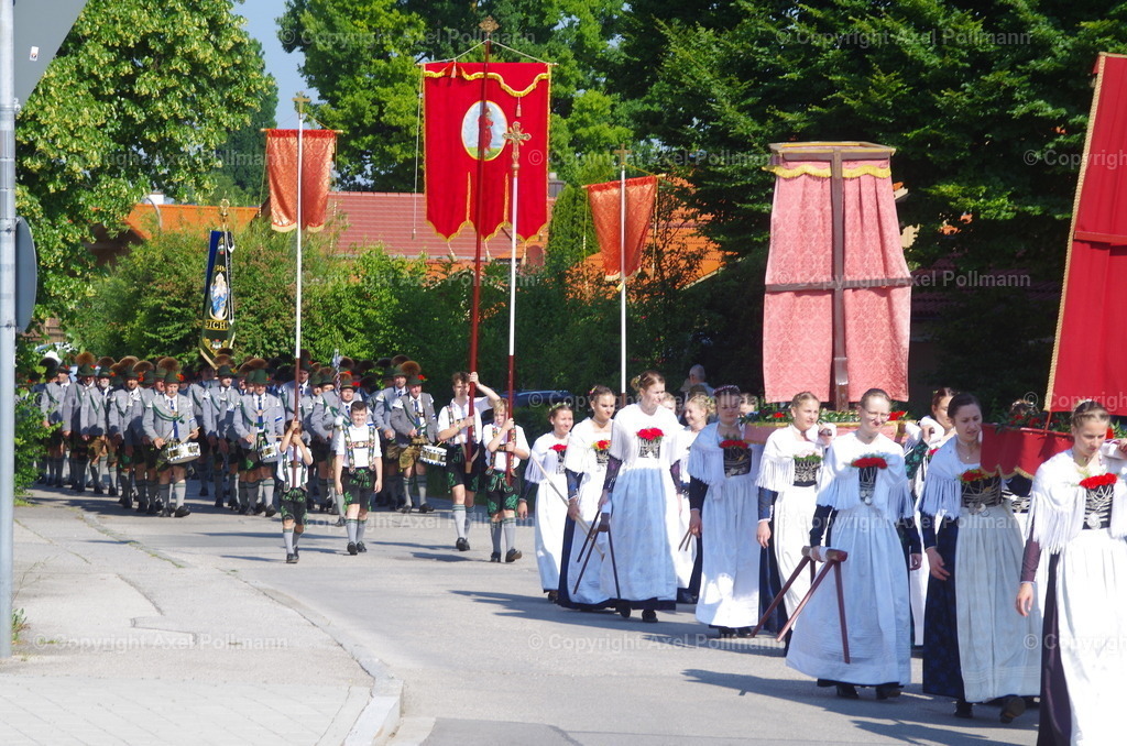 IMGP3106 | fotografiert von Axel PollmannLeonhardi Wallfahrt Benediktbeuern und Murnau, Fronleichnam, Fasching, Landschaft im Loisachtal und Benediktbeuern  - Realisiert mit Pictrs.com