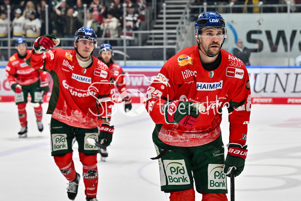 Augsburger Panther - Straubing Tigers | Augsburg, DEUTSCHLAND - 14. NOVEMBER: Jubel der Panther nach dem Treffer zum 1-2 durch Alexandre GRENIER (Augsburger Panther 82) / Tor / Torschuetze / Freude / Happy / beim Ligaspiel zwischen den Augsburger Panthern und den Straubing Tigers am 18. Spieltag der Penny DEL im Curt Frenzel Stadion am 14.11.2025