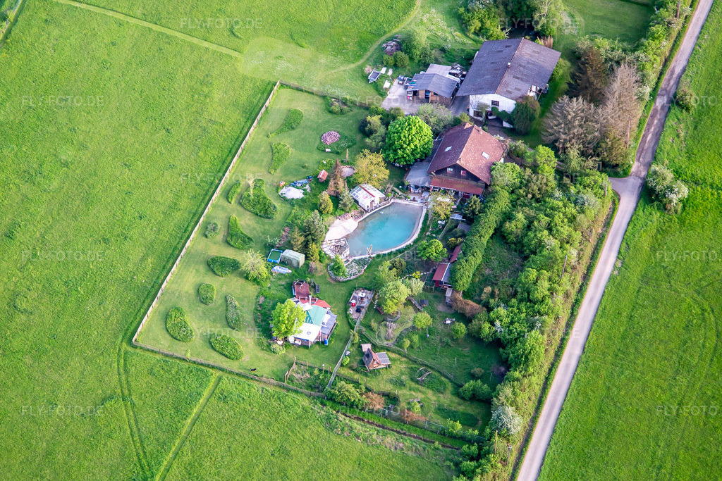 Luftbild: Gartenidyll in Blies-Ébersing im Bundesland Moselle in Frankreich. Foto: IMG_140481.jpg vom 30.04.2024 durch Werner Riehm/FLY-FOTO.de