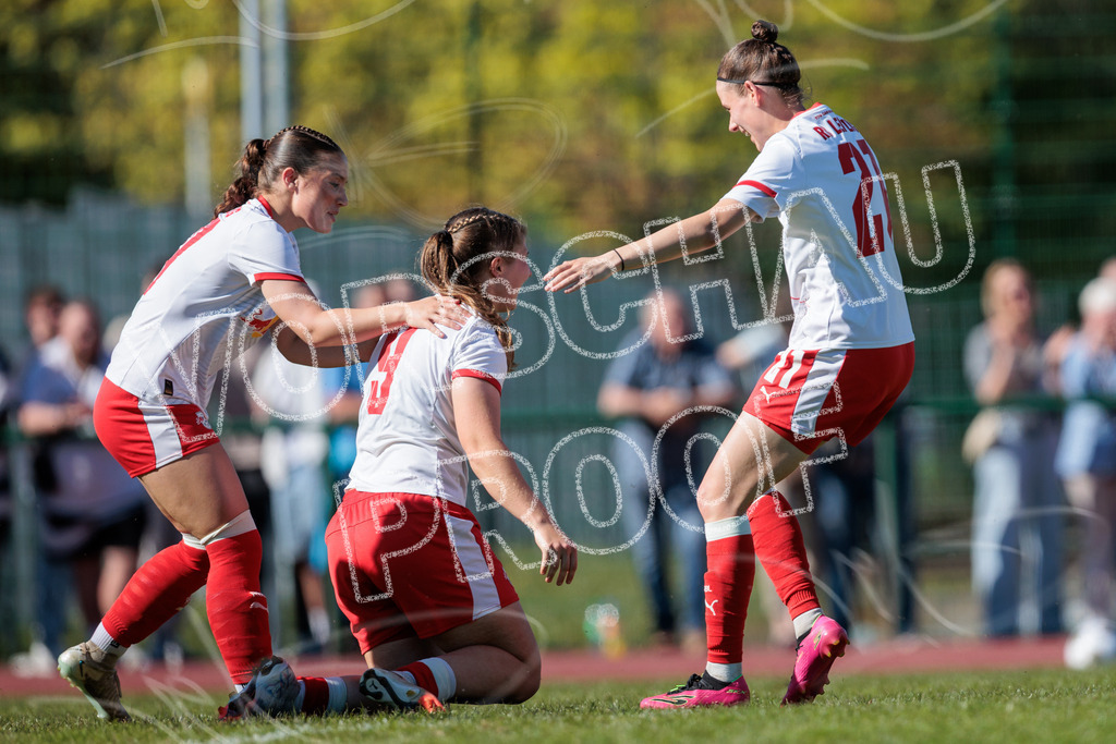 Gipfeltreffen der Frauen: Finale um den Sachsenlotto Landespokal 2026 | Am 1. Mai 2026 trafen im Endspiel des Sachsenlotto Landespokals die Frauen des Chemnitzer FC und die zweite Mannschaft von RasenBallsport Leipzig aufeinander. Vor stimmungsvoller Kulisse kämpften beide Teams ab 15:00 Uhr um die begehrte Trophäe des sächsischen Fußballs. Diese Galerie zeigt die Highlights, packende Zweikämpfe und die emotionalsten Momente des Finaltags. - Realisiert mit Pictrs.com